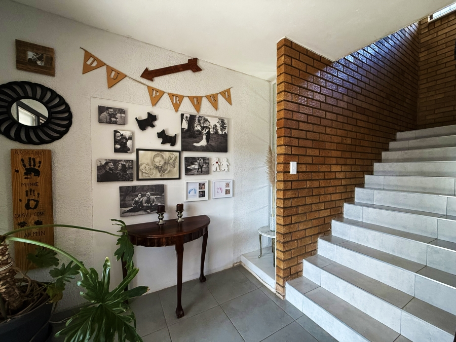 5 Bedroom Property for Sale in Heilige Akker North West